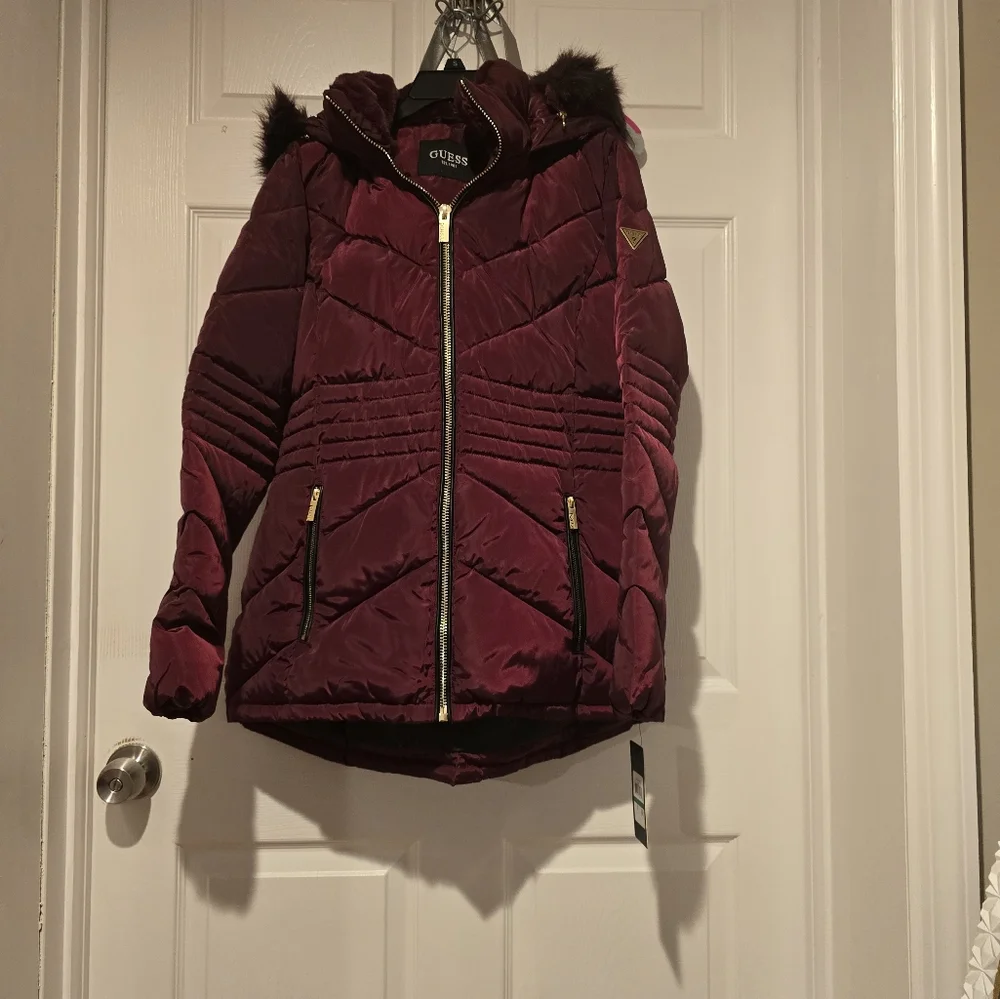 GUESS Women's midweight puffer jacket NWT - Picture 3 of 5